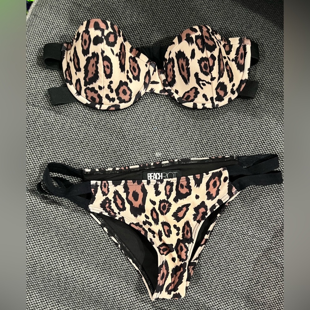 Beach Riot Swimsuit - Picture 4 of 7
